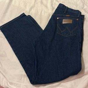Perfect condition wrangler dark wash cowboy Jean